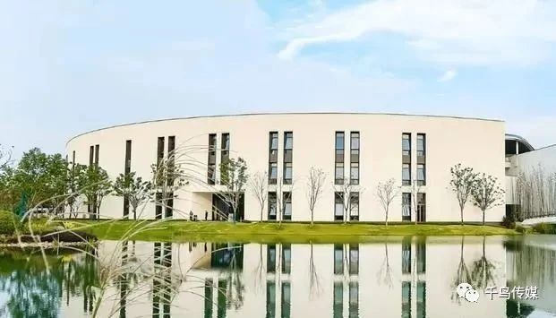 野心暴露？马云湖畔大学被国家除名，建校真实目的被扒出，令人深思